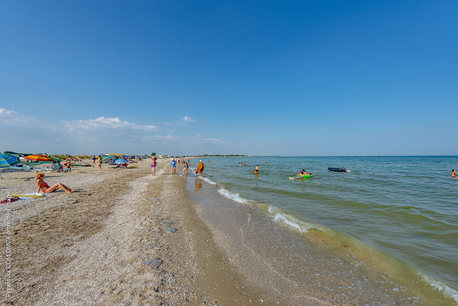 Пляж на Азовському морі